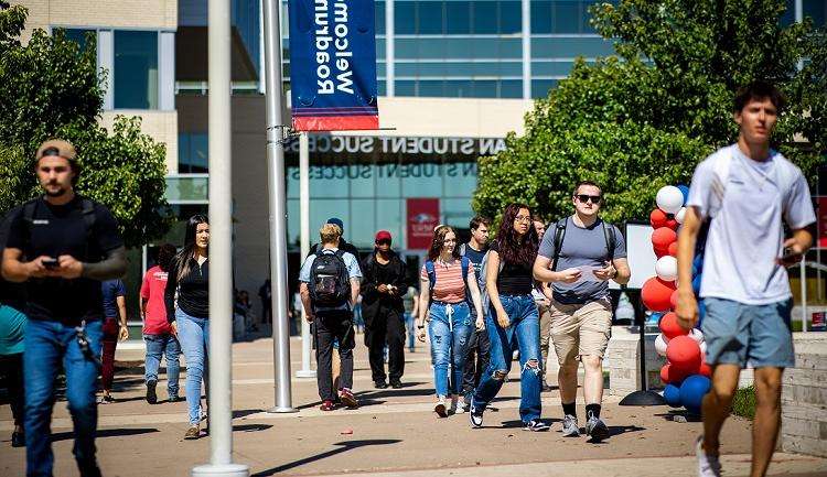 Students walking to and from JSSB.